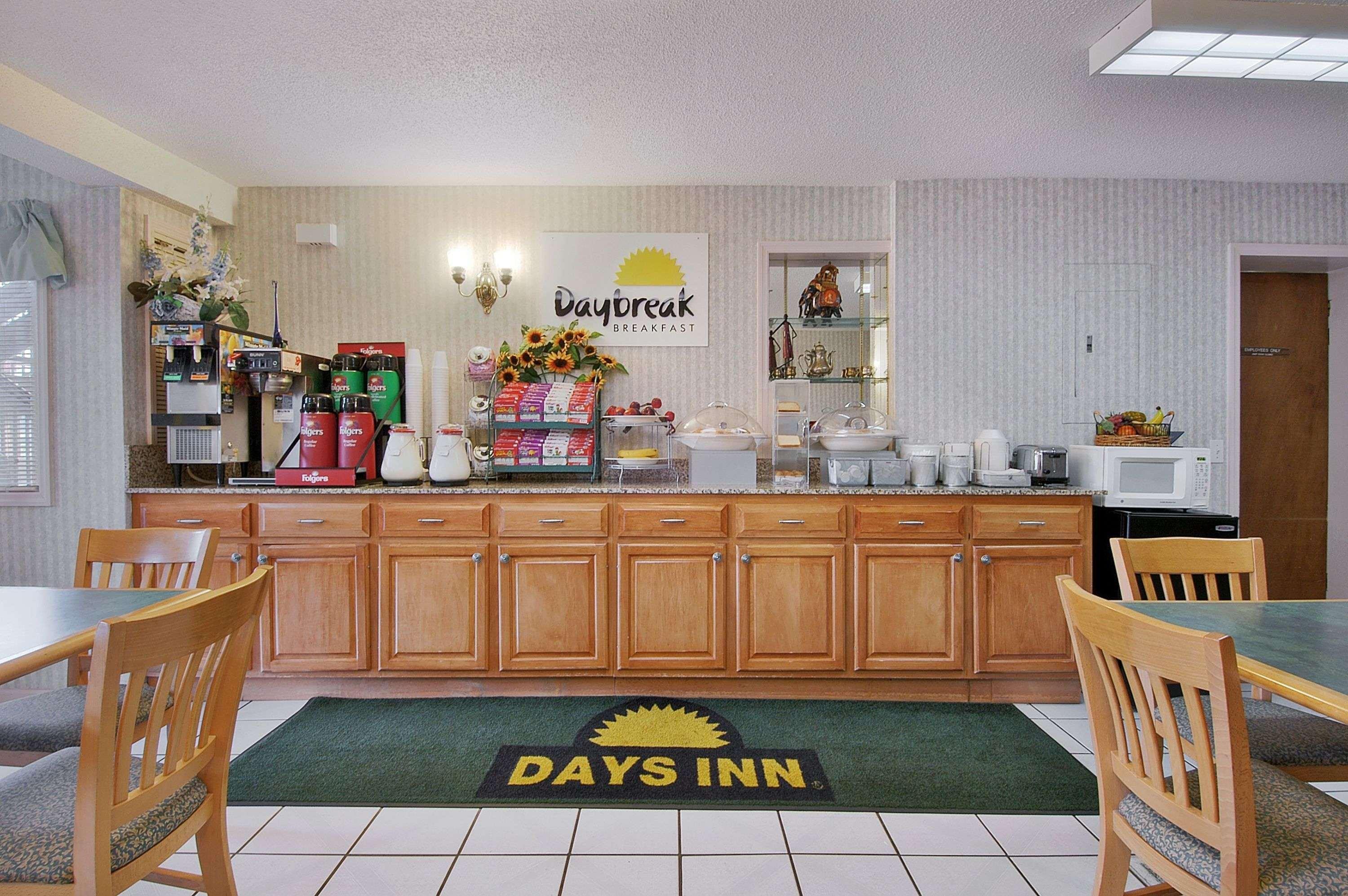 Days Inn By Wyndham Картърсвил Екстериор снимка