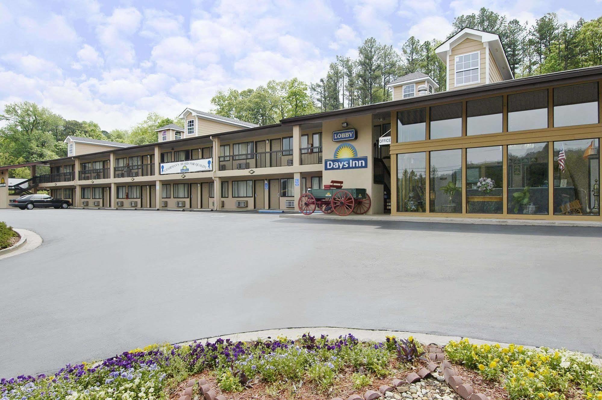 Days Inn By Wyndham Картърсвил Екстериор снимка